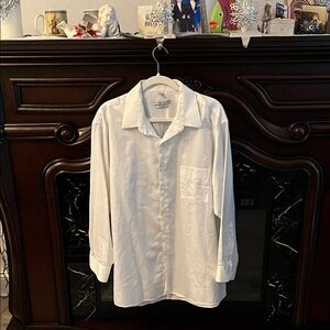 Geoffrey Beene White Dress Shirt 
17 1/2. 32-33